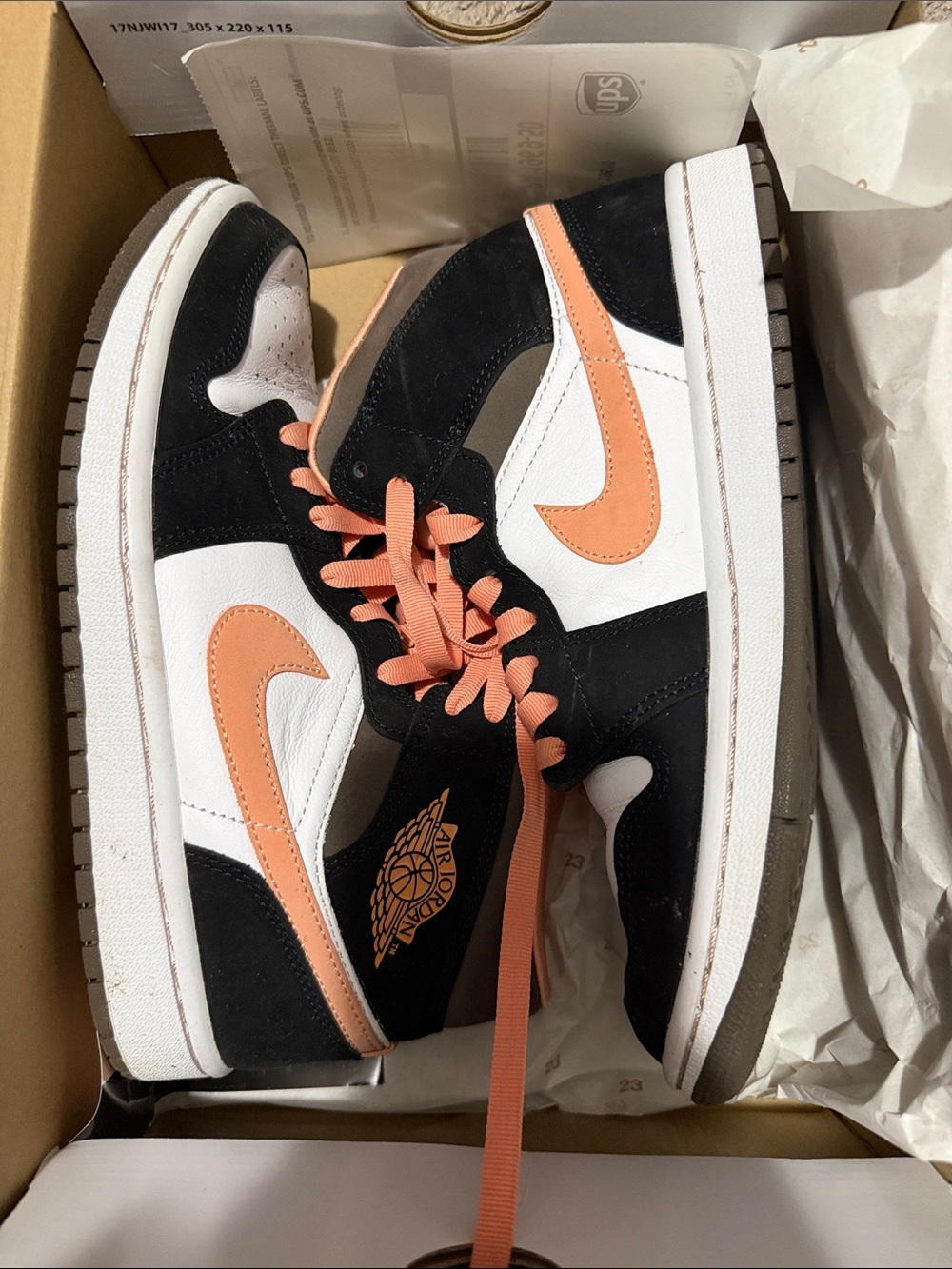 Air Jordan 1 Mid SE Peach Mocha Women’s 8.5 DH0210-100 w/ Box